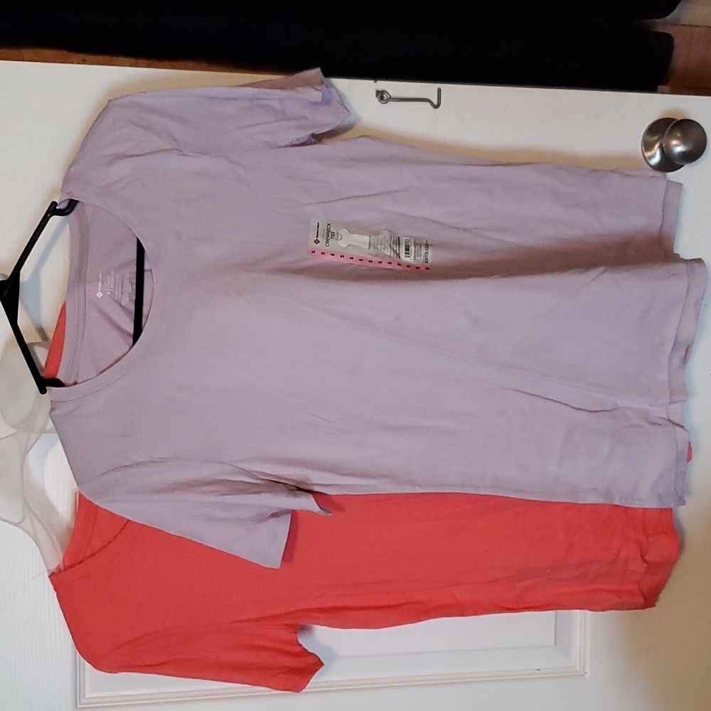 2 crew neck shirts